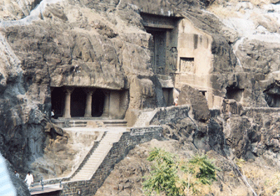 http://chuaphathue.com/web/v1/images/nghethuatphatgiao/Ajanta-3.gif