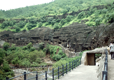 http://chuaphathue.com/web/v1/images/nghethuatphatgiao/Ajanta-5.gif